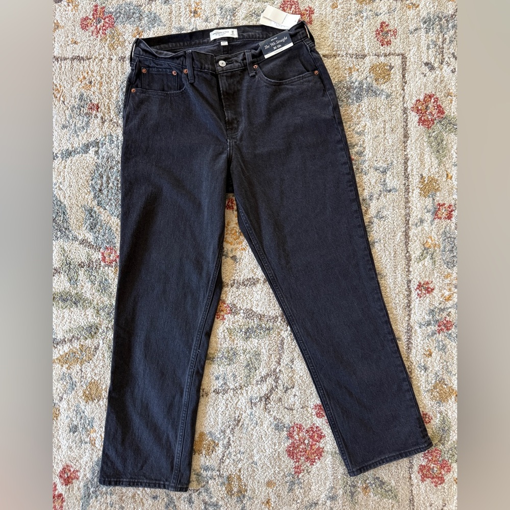 NWT mid-rise Abercrombie & Fitch The 90s straight black jeans 30 Short